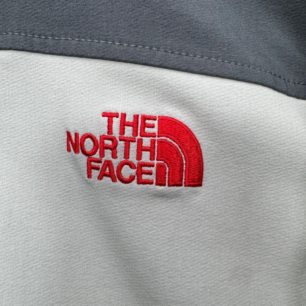 The North Face Softshell Jacket Mens Medium Gray Long Sleeve Outdoor Hiking